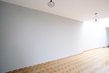 Casa à venda com 562m², 5 quartos e 5 vagasÁrea de serviço e quintal casa 2