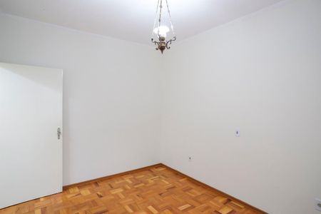 Casa à venda com 562m², 5 quartos e 5 vagasQuarto 2 casa 1