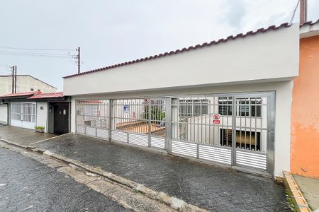 Casa à venda com 562m², 5 quartos e 5 vagasFachada + plaquinha