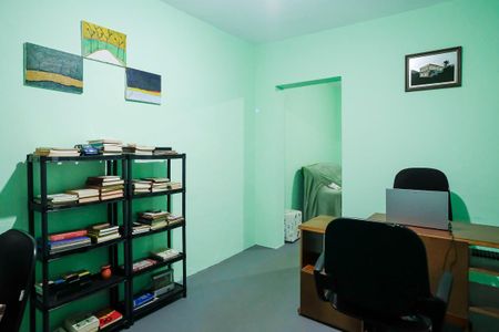 Casa à venda com 562m², 5 quartos e 5 vagasEscritório