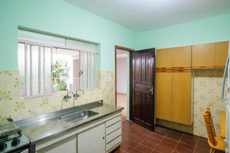 Casa à venda com 562m², 5 quartos e 5 vagasCozinha casa 2