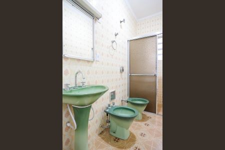 Casa à venda com 562m², 5 quartos e 5 vagasBanheiro 1 casa 1