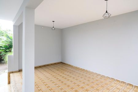 Casa à venda com 562m², 5 quartos e 5 vagasÁrea de serviço e quintal casa 2