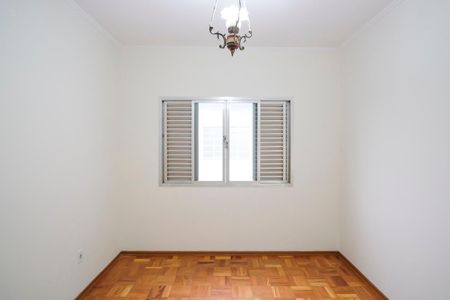 Casa à venda com 562m², 5 quartos e 5 vagasQuarto 2 casa 1