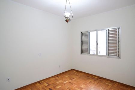 Casa à venda com 562m², 5 quartos e 5 vagasQuarto 2 casa 1