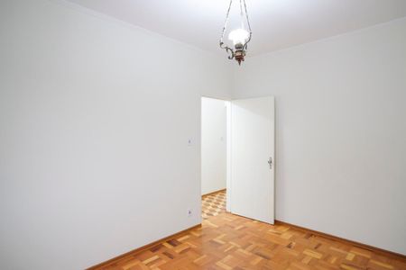 Casa à venda com 562m², 5 quartos e 5 vagasQuarto 2 casa 1