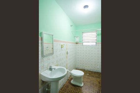 Casa à venda com 562m², 5 quartos e 5 vagasBanheiro casa 2