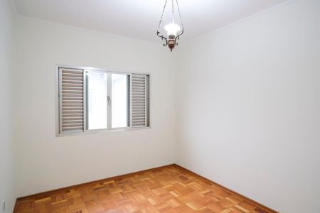 Casa à venda com 562m², 5 quartos e 5 vagasQuarto 2 casa 1