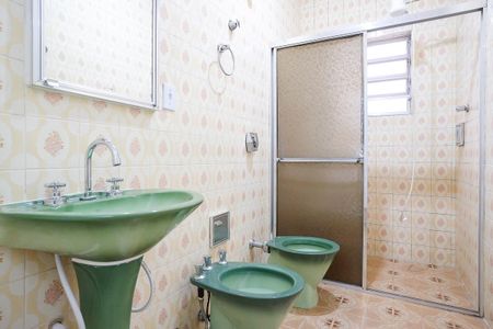 Casa à venda com 562m², 5 quartos e 5 vagasBanheiro 1 casa 1