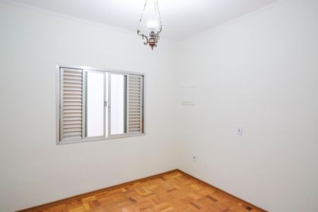 Casa à venda com 562m², 5 quartos e 5 vagasQuarto 3 casa 1