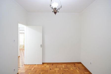 Casa à venda com 562m², 5 quartos e 5 vagasQuarto 2 casa 1