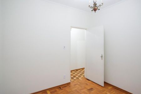 Casa à venda com 562m², 5 quartos e 5 vagasQuarto 3 casa 1