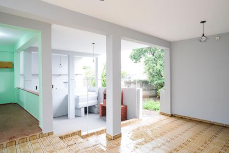 Casa à venda com 562m², 5 quartos e 5 vagasÁrea de serviço e quintal casa 2