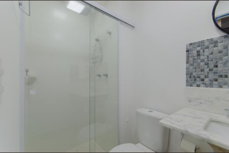 Banheiro de kitnet/studio para alugar com 1 quarto, 24m² em Chácara Klabin, São Paulo