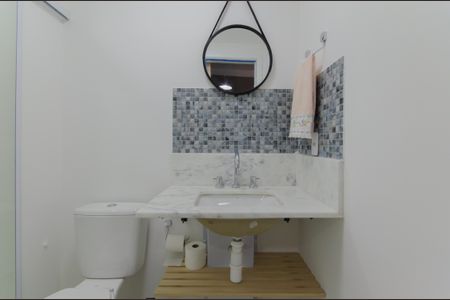 Banheiro de kitnet/studio para alugar com 1 quarto, 24m² em Chácara Klabin, São Paulo