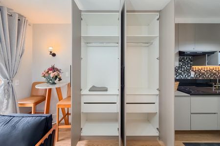 Studio à venda com 24m², 1 quarto e sem vaga Studio à venda com 24m², 1 quarto e sem vagaStudio - Armários