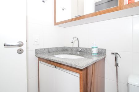 Apartamento para alugar com 58m², 2 quartos e 1 vaga Apartamento para alugar com 58m², 2 quartos e 1 vagaBanheiro