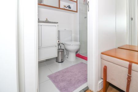 Apartamento para alugar com 58m², 2 quartos e 1 vaga Apartamento para alugar com 58m², 2 quartos e 1 vagaBanheiro da Suíte