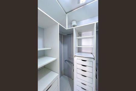 Apartamento à venda com 60m², 2 quartos e 2 vagasCloset da suíte