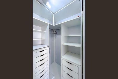 Apartamento à venda com 60m², 2 quartos e 2 vagasCloset da suíte