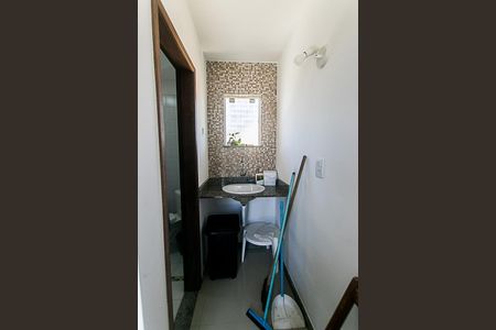 Casa de condomínio para alugar com 320m², 3 quartos e 2 vagasBanheiro do Quarto 2