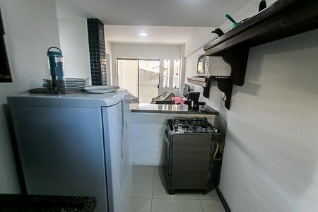 Casa de condomínio para alugar com 320m², 3 quartos e 2 vagasCozinha
