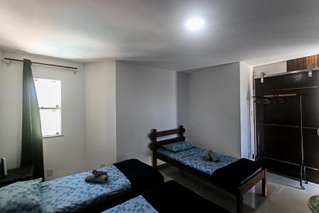 Casa de condomínio para alugar com 320m², 3 quartos e 2 vagasQuarto 2