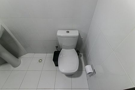 Casa de condomínio para alugar com 320m², 3 quartos e 2 vagasBanheiro Social