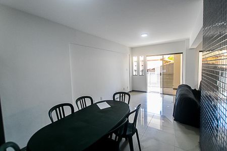 Casa de condomínio para alugar com 320m², 3 quartos e 2 vagasSala