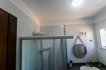 Casa de condomínio para alugar com 320m², 3 quartos e 2 vagasBanheiro do Quarto 2