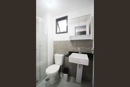 Banheiro de kitnet/studio para alugar com 1 quarto, 26m² em Vila Olímpia, São Paulo
