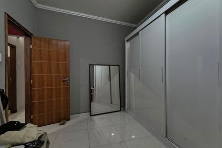 Casa à venda com 350m², 3 quartos e 4 vagas Casa à venda com 350m², 3 quartos e 4 vagasQuarto 1