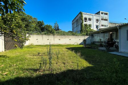 Casa à venda com 350m², 3 quartos e 4 vagas Casa à venda com 350m², 3 quartos e 4 vagasQuintal