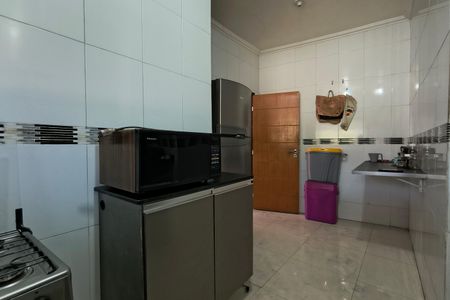 Casa à venda com 350m², 3 quartos e 4 vagas Casa à venda com 350m², 3 quartos e 4 vagasCozinha - Armários