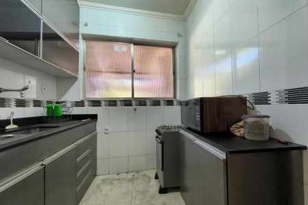 Casa à venda com 350m², 3 quartos e 4 vagas Casa à venda com 350m², 3 quartos e 4 vagasCozinha - Armários