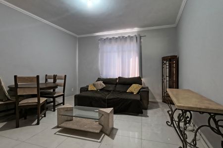 Casa à venda com 350m², 3 quartos e 4 vagas Casa à venda com 350m², 3 quartos e 4 vagasSala