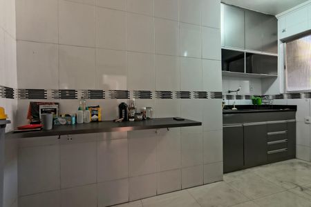 Casa à venda com 350m², 3 quartos e 4 vagas Casa à venda com 350m², 3 quartos e 4 vagasCozinha - Armários