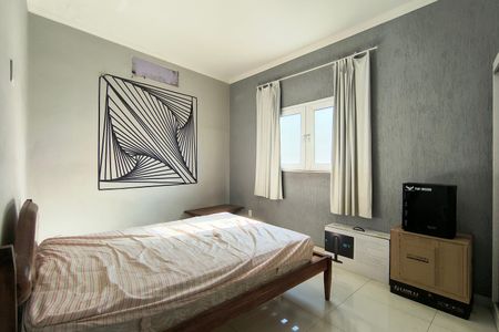 Casa à venda com 350m², 3 quartos e 4 vagas Casa à venda com 350m², 3 quartos e 4 vagasQuarto 2