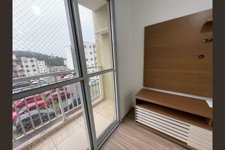 Sala de apartamento para alugar com 2 quartos, 59m² em Roselândia, Cotia