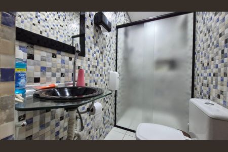 Casa à venda com 191m², 2 quartos e 1 vaga Casa à venda com 191m², 2 quartos e 1 vagaBanheiro