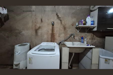 Casa à venda com 191m², 2 quartos e 1 vaga Casa à venda com 191m², 2 quartos e 1 vagaArea de serviço