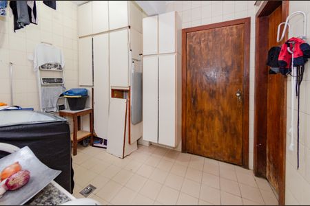 Apartamento à venda com 170m², 4 quartos e 2 vagas Apartamento à venda com 170m², 4 quartos e 2 vagasÁrea de serviço