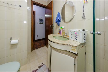 Apartamento à venda com 170m², 4 quartos e 2 vagas Apartamento à venda com 170m², 4 quartos e 2 vagasBanheiro social