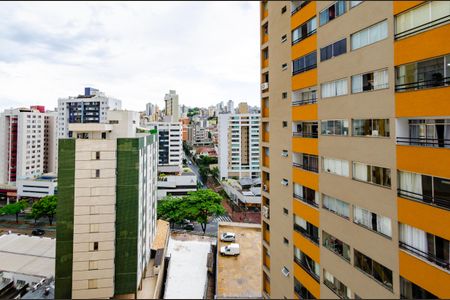 Apartamento à venda com 170m², 4 quartos e 2 vagas Apartamento à venda com 170m², 4 quartos e 2 vagasVista