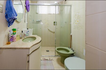 Apartamento à venda com 170m², 4 quartos e 2 vagas Apartamento à venda com 170m², 4 quartos e 2 vagasBanheiro social