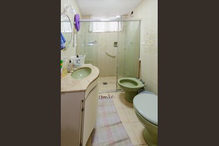 Apartamento à venda com 170m², 4 quartos e 2 vagas Apartamento à venda com 170m², 4 quartos e 2 vagasBanheiro social