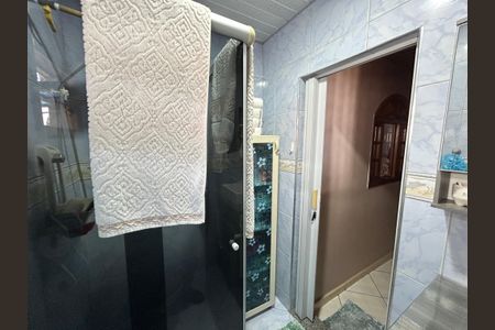 Casa à venda com 250m², 4 quartos e 5 vagasBanheiro casa 2