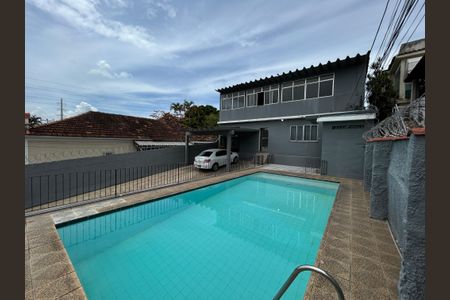 Casa à venda com 250m², 4 quartos e 5 vagasPiscina