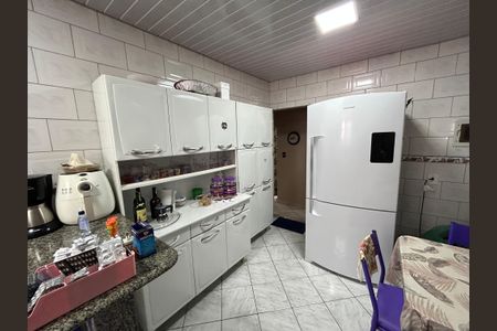 Casa à venda com 250m², 4 quartos e 5 vagasCozinha casa 2