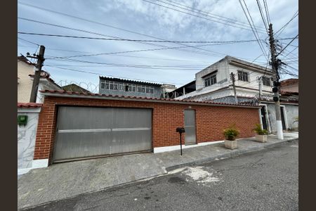 Casa à venda com 250m², 4 quartos e 5 vagasFachada
